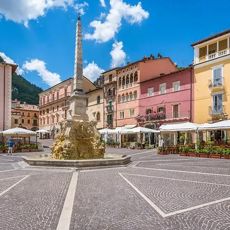La Casa Di Delizioso Centrale Con 2 E Camino